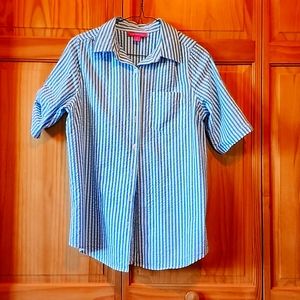 Woman's crinkle shirt